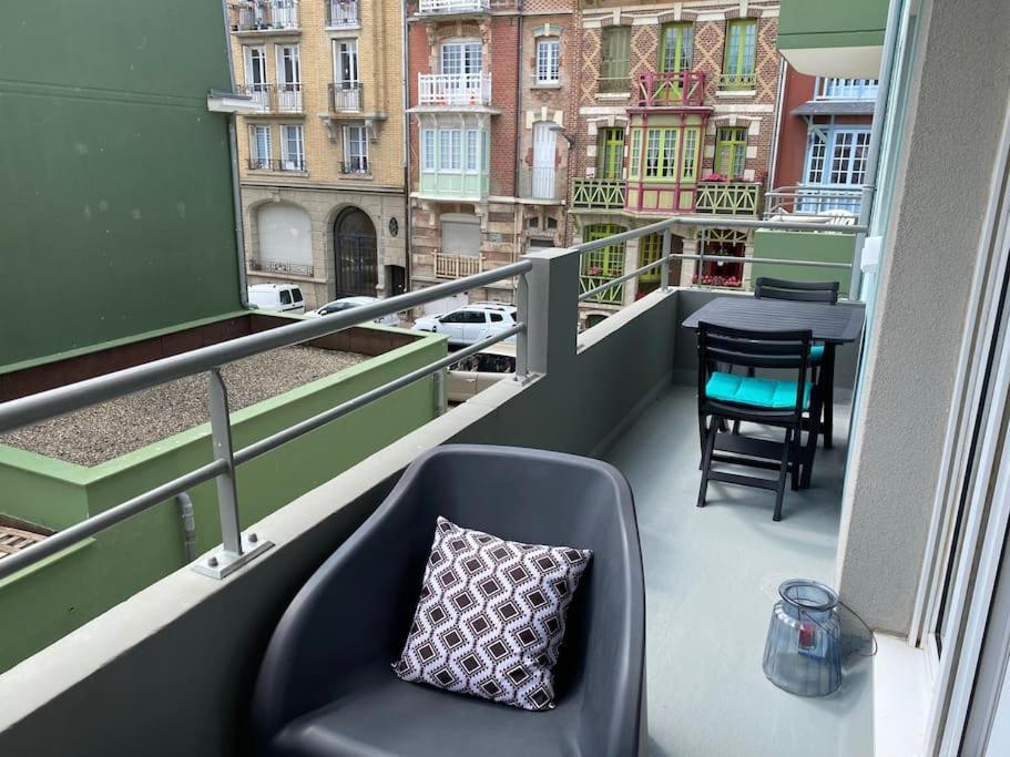 Trimaran Studio 10 Metres De La Plage Avec Balcon/Terrasse Mers-les-Bains Bagian luar foto